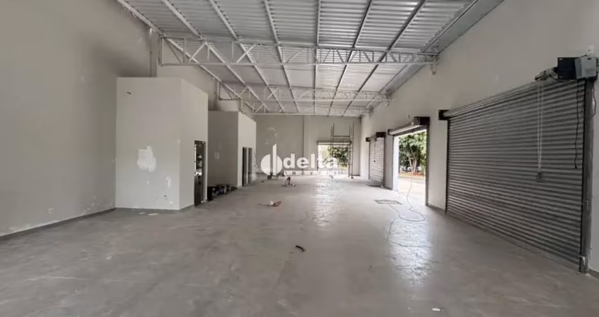 Galpão comercial disponível para locação no bairro granada em uberlândia-mg.
