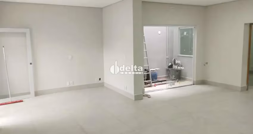 Casa comercial disponível para locação no bairro martins em uberlândia - mg