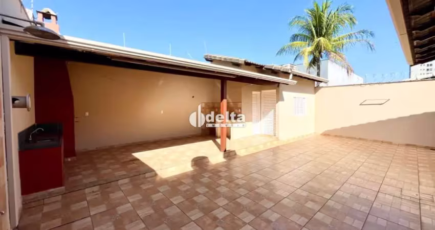 Casa residencial disponível para locação no bairro santa mônica em uberlândia-mg.