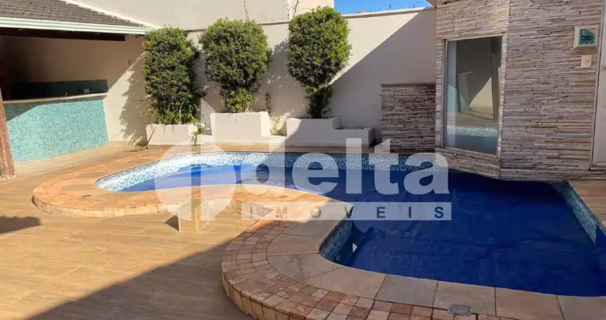 Casa disponível para locação no bairro santa mônica em uberlândia-mg