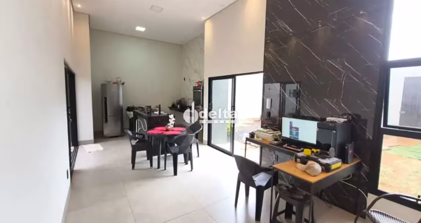 Casa residencial disponível para locação no bairro segismundo pereira em uberlândia-mg.