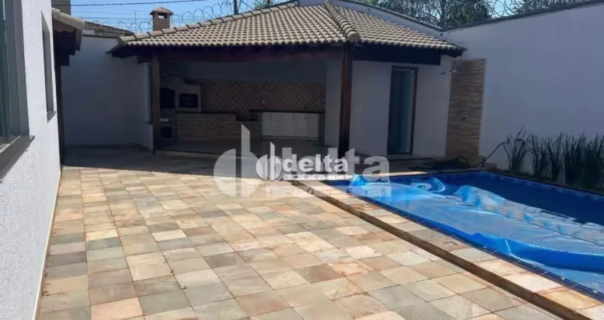Casa residencial disponível para locação e venda no bairro alto umuarama em uberlândia-mg