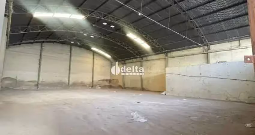 Galpão disponível para locação no bairro tibery em uberlândia-mg.