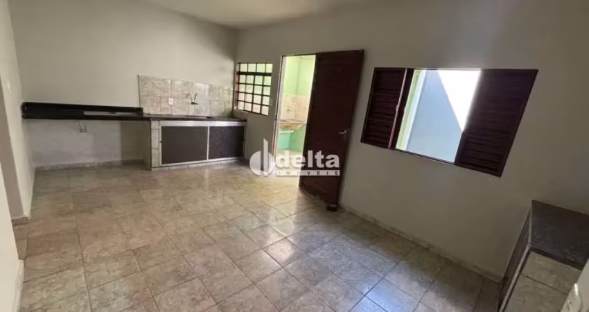 Casa residencial com cômodo comercial disponível para locação no bairro morumbi em uberlândia-mg