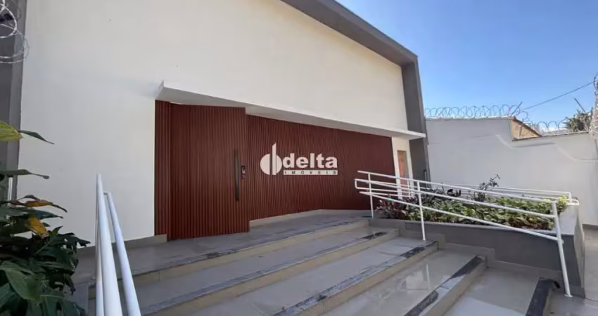 Casa comercial com 3 quartos disponível para locação no bairro vigilato pereira em uberlândia.
