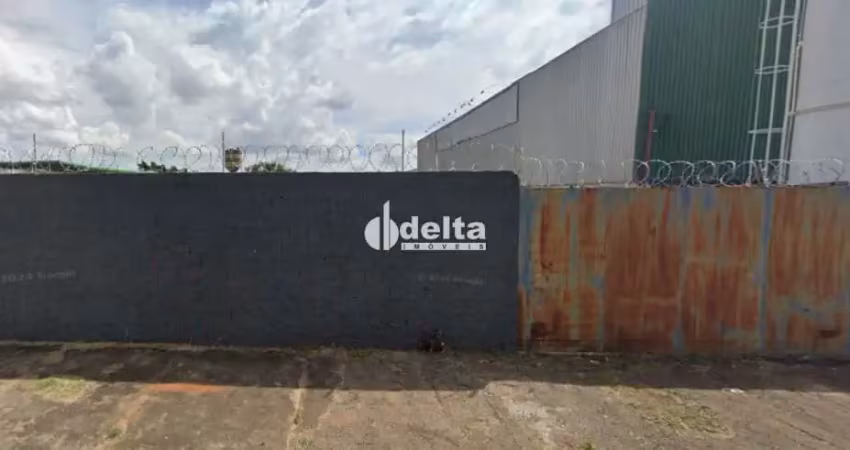 Área comercial disponível para locação no bairro nossa senhora das graças em uberlândia-mg.