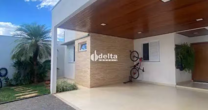Casa residencial com 3 quartos disponível para locação no bairro segismundo pereira uberlândia-mg.