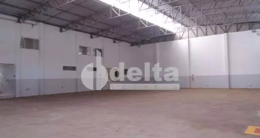 Galpão disponível para locação no bairro distrito industrial em uberlândia-mg
