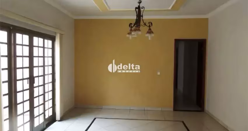 Casa residencial com 4 quartos disponível para locação no bairro cidade jardim em uberlândia-mg.