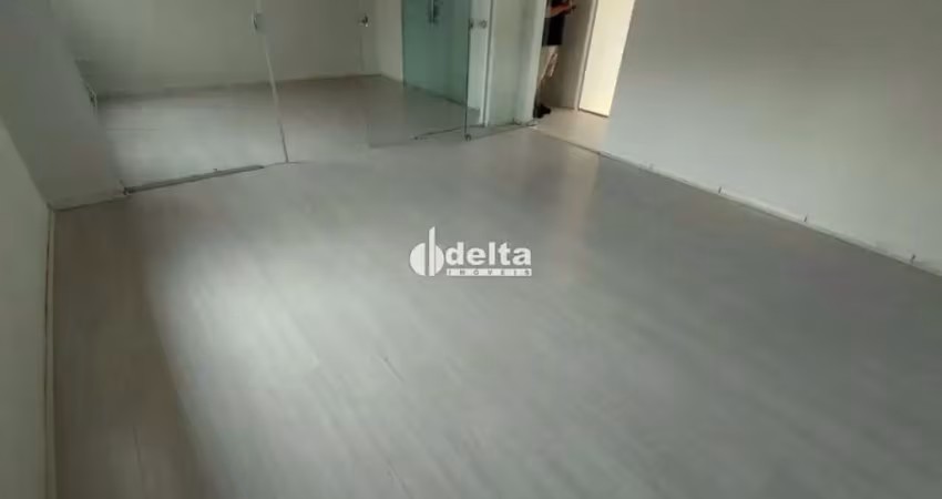 Casa comercial com 6 salas disponível para locação no bairro centro em uberlândia-mg.