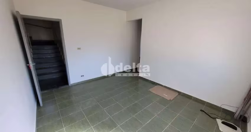 Apartamento com  3 quartos com armários sendo 1 suíte disponível para locação no bairro centro em uberlândia-mg