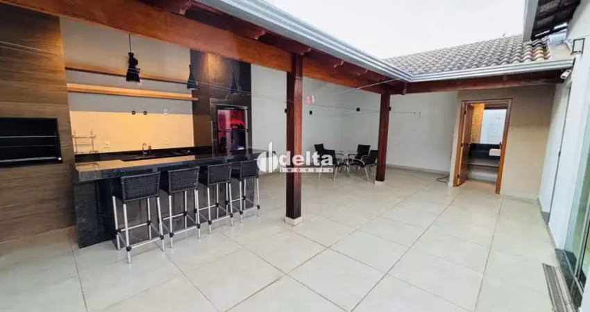 Casa residencial com 3 quartos sendo 1 suíte disponível para locação no bairro jardim patrícia em uberlândia-mg.