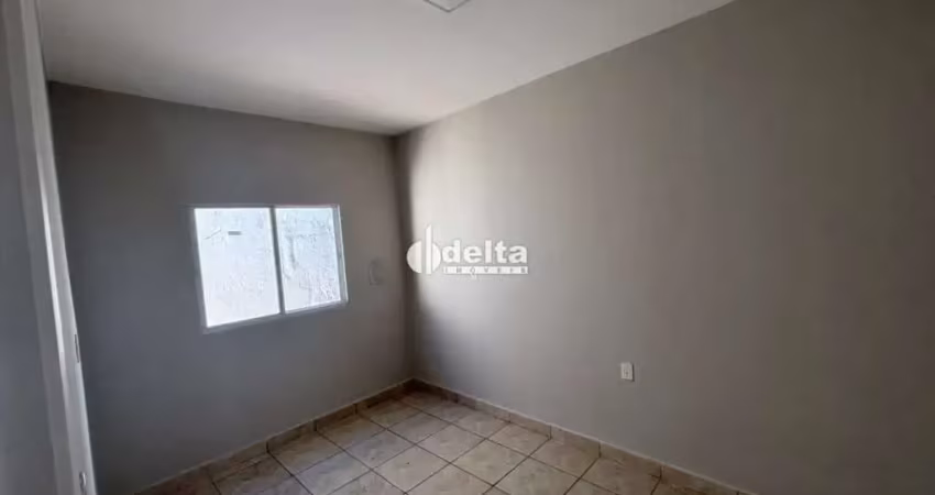 Casa fundos disponível para locação no bairro jardim botânico em uberlândia-mg