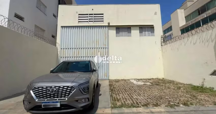 Galpão comercial com 300m² de área construída disponível bairro alto umuarama em uberlândia - mg.