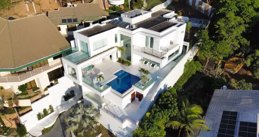 Casa de alto padrão em charitas  pronta para morar!