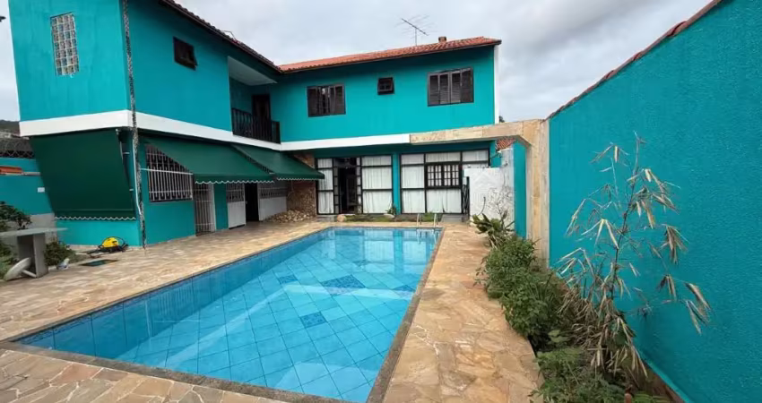 Casa com 4 quartos à venda na Rua Escrivão Cezar March, 53, Maravista, Niterói
