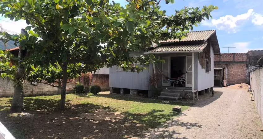 Casa com 3 quartos à venda na Rua José João Mateus, 385, São João (Margem Esquerda), Tubarão