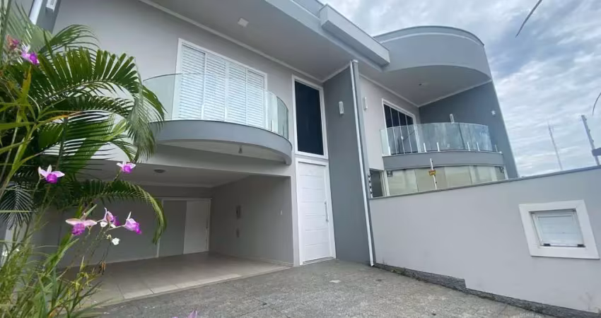 Casa com 3 quartos à venda no Centro, Capivari de Baixo 