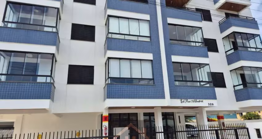 Oportunidade: apto em mariscal, 96 mts2, 3 dormts(1suíte), living com  2 ambientes, ideal para morar, passar férias, ou como um excelente investimento