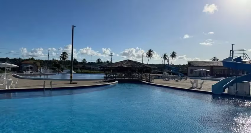 Casa no condomínio águas de camaçari em lucena com 3 suítes com piscina e lazer completo