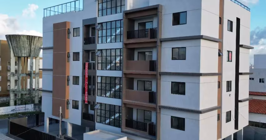 Apartamento em intermares com 2 quartos sendo 1 suíte, elevador e lazer