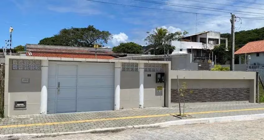 Alugo casa na praia do seixas com 3 quartos sendo 1 suíte