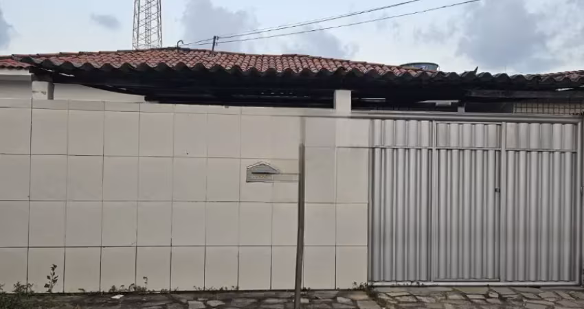 Casa no jardim cidade universitária/bancários com 3 quartos sendo 1 suíte + dce