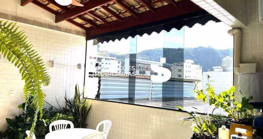 Excelente cobertura de frente, com 3 quartos no alto dos passos