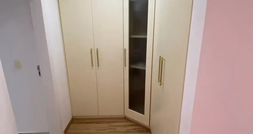 Aluga-se apartamento 3 dormitórios, 164m², sacada e 2 vagas de garagem