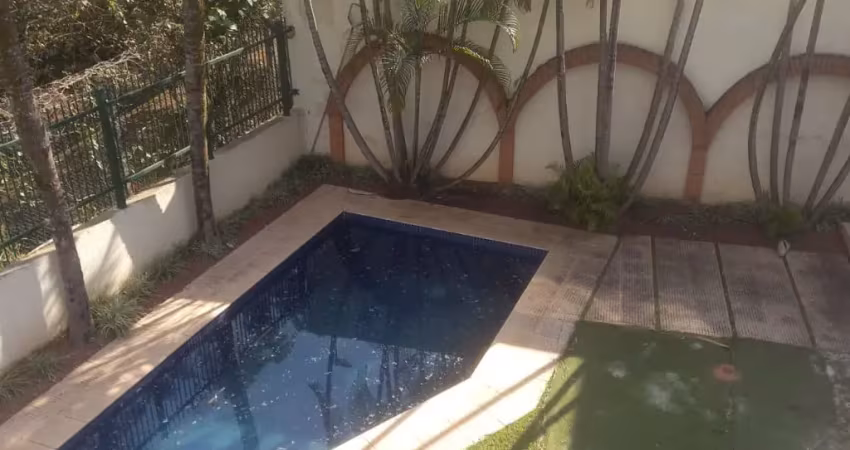 Casa à venda no residencial 6 alphaville, 360m², 4 dormitórios, 2 suítes, piscina, área de lazer completa e segurança 24h.