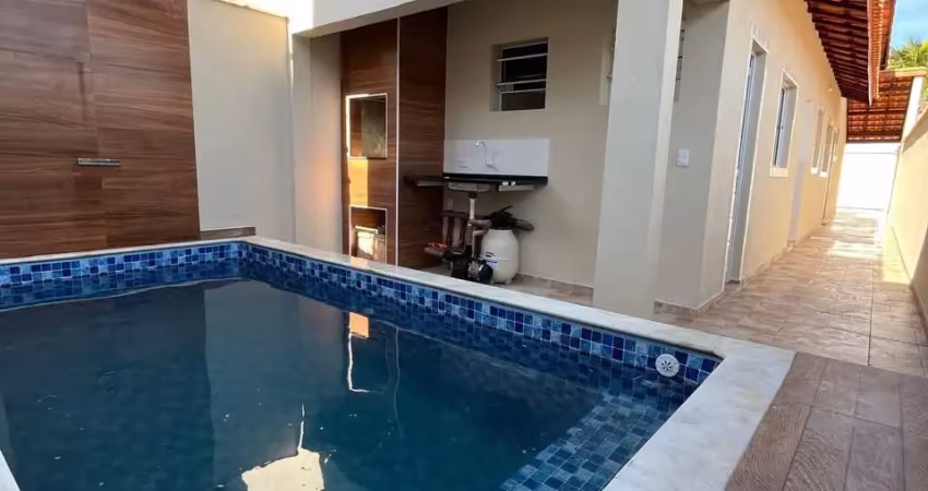 Casa com piscina e 02 dormitórios para venda, itanhaém / sp