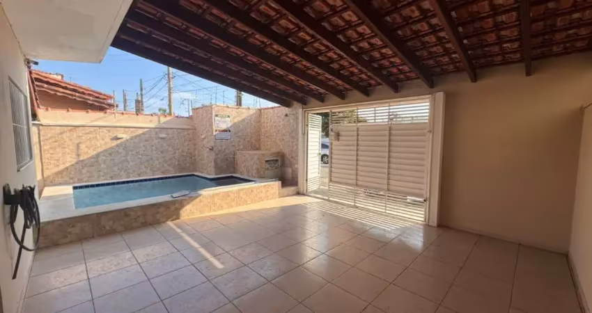Casa para venda, com piscina e 03 dormitórios em  itanhaém / sp