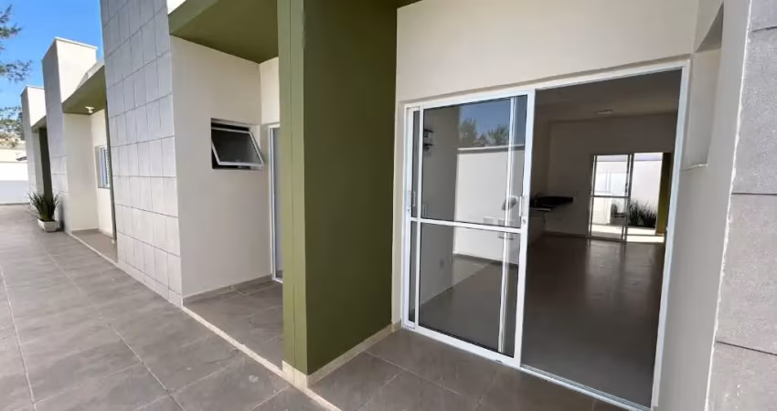 Casa em condominio  à 60 metros do mar, para venda, itanhaém / sp. possuo 02 quartos e piscina