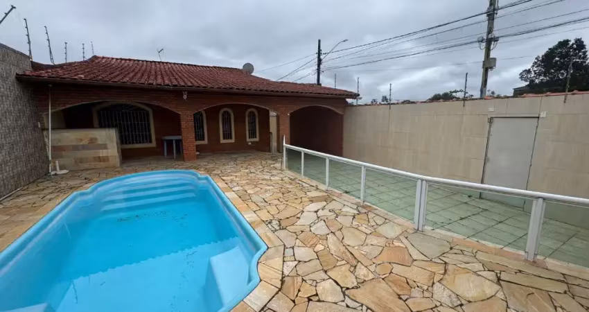 Casa para venda, peruíbe / sp. possui piscina e 05 dormitórios