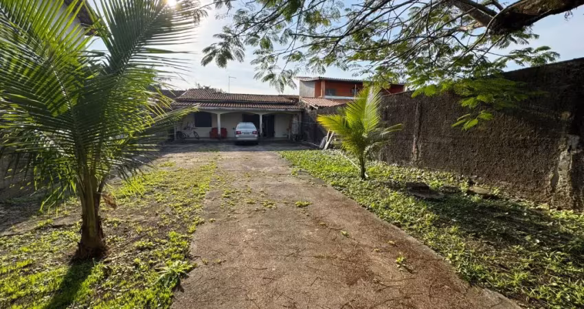 Casa padrão edícula para venda, itanhaém / sp. possui excelente quintal.