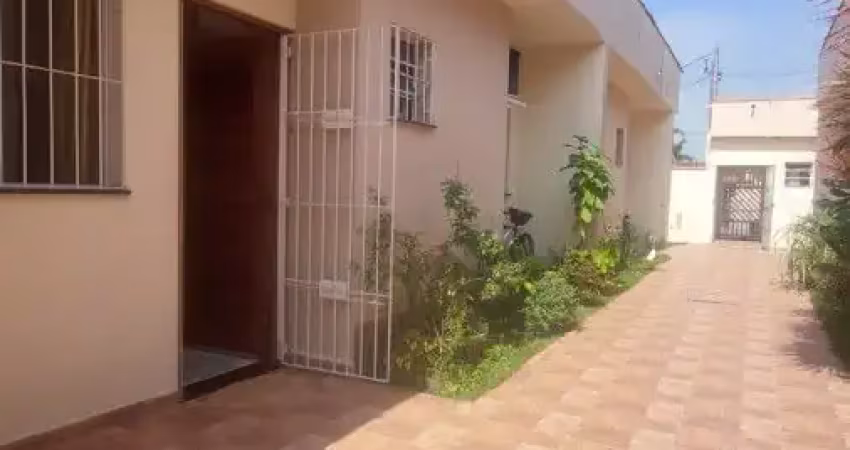 Casa em condominio para venda, itanhaém / sp. possui 02 dormitórios.