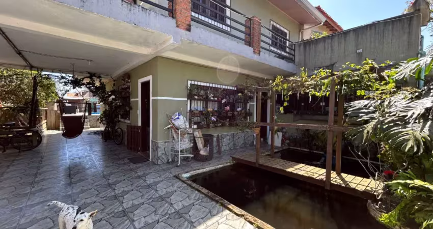 Casa  com 05 dormitórios e piscina  para venda,na praia em  peruíbe / sp