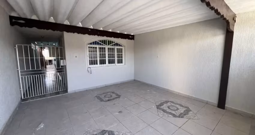 Casa para venda, praia grande / sp. possui 02 dormitórios e piscina