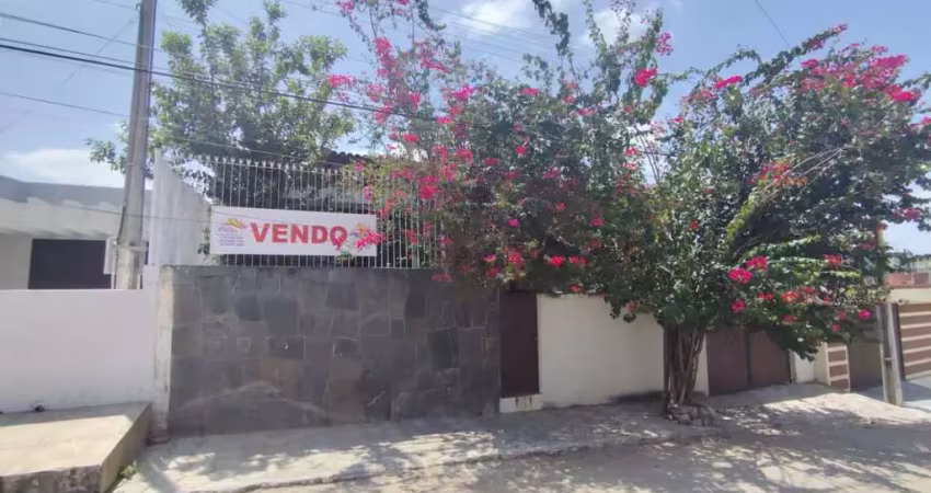 Casa para venda em pesqueira, centro, 3 dormitórios, 1 suíte, 1 banheiro, 1 vaga