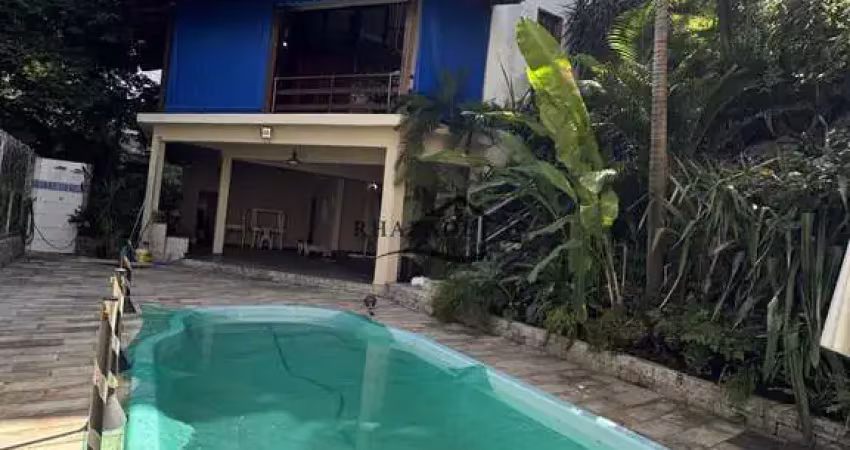 Oportunidade de excelente casa de alto padrão em são francisco niterói com vista