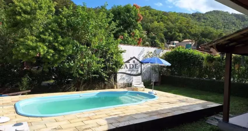 Casa com 3 quartos para alugar na Rua Treze, Serra Grande, Niterói