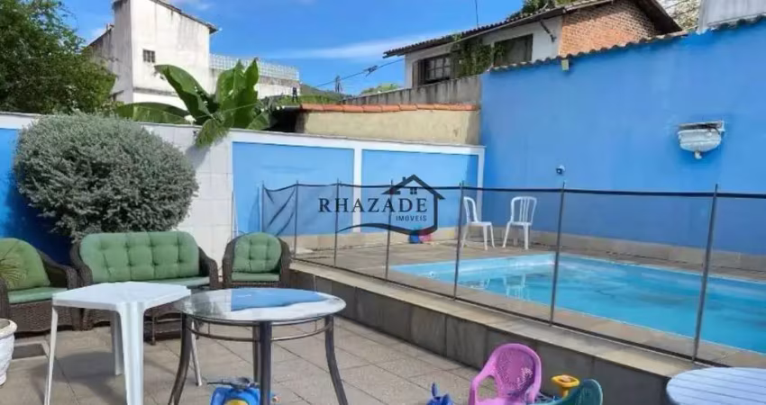 Excelente casa em itaipu niterói, a 300 metros dos principais mercados.