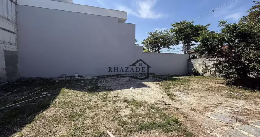 Excelente terreno plano murado em camboinhas, niterói. a 550 metros da praia.