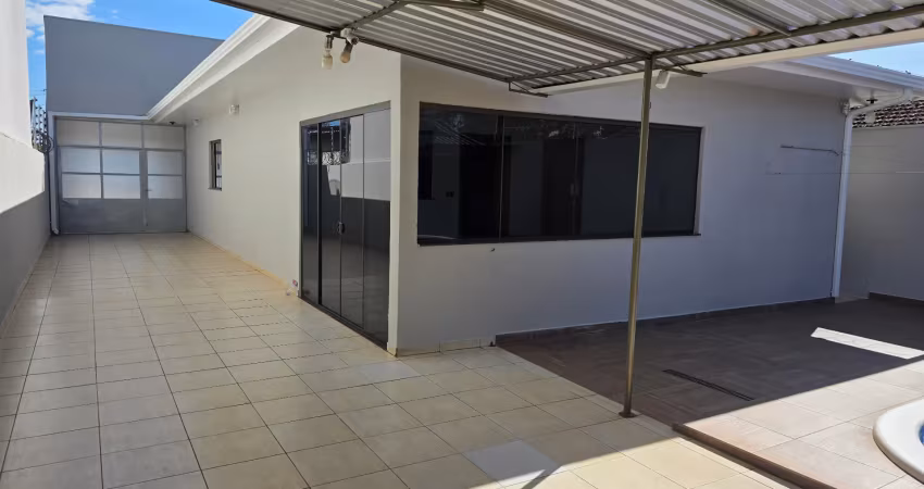 Casa com 4 quartos à venda na Rua Campo Largo, 68, Vila do Colégio, Apucarana