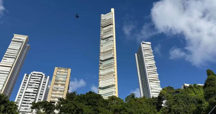 Apartamento altíssimo luxo com 3 suítes no corredor da vitória