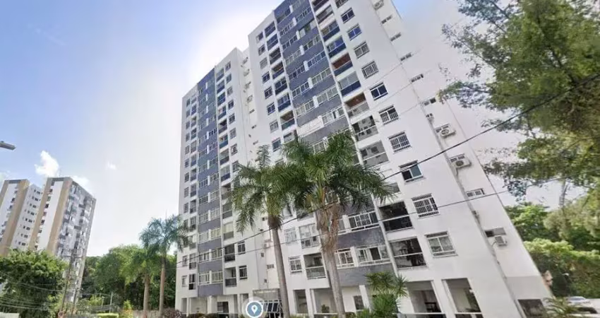 Apartamento com 2 quartos, reformado  e 1 vaga à venda no itaigara