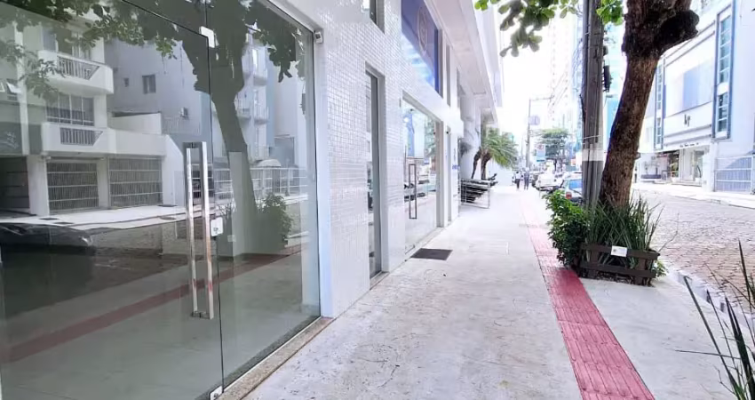 Espaço ideal para seu negócio no centro de balneário camboriú – sala comercial com 121m² e vaga de garagem