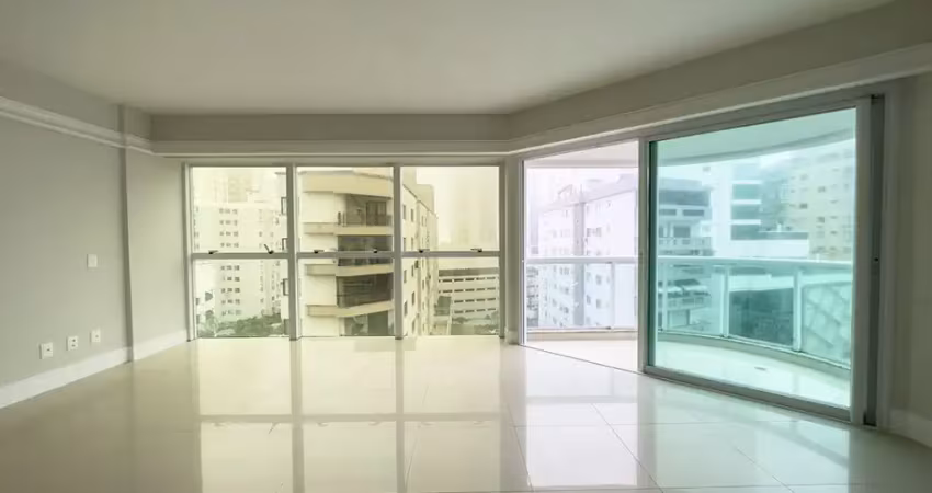 Incrível apto no centro de bc.  3 suítes, 3 wc, 3 vagas. 143 metros privativos