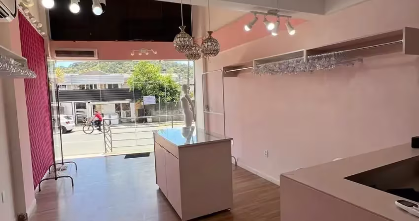 Sala térrea em camboriú sc. 67m2 e 01 bwc, ótima localização, venha ver