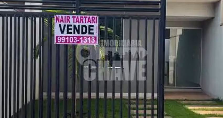 Vende-se casa geminada no jardim califórnia - londrina - pr